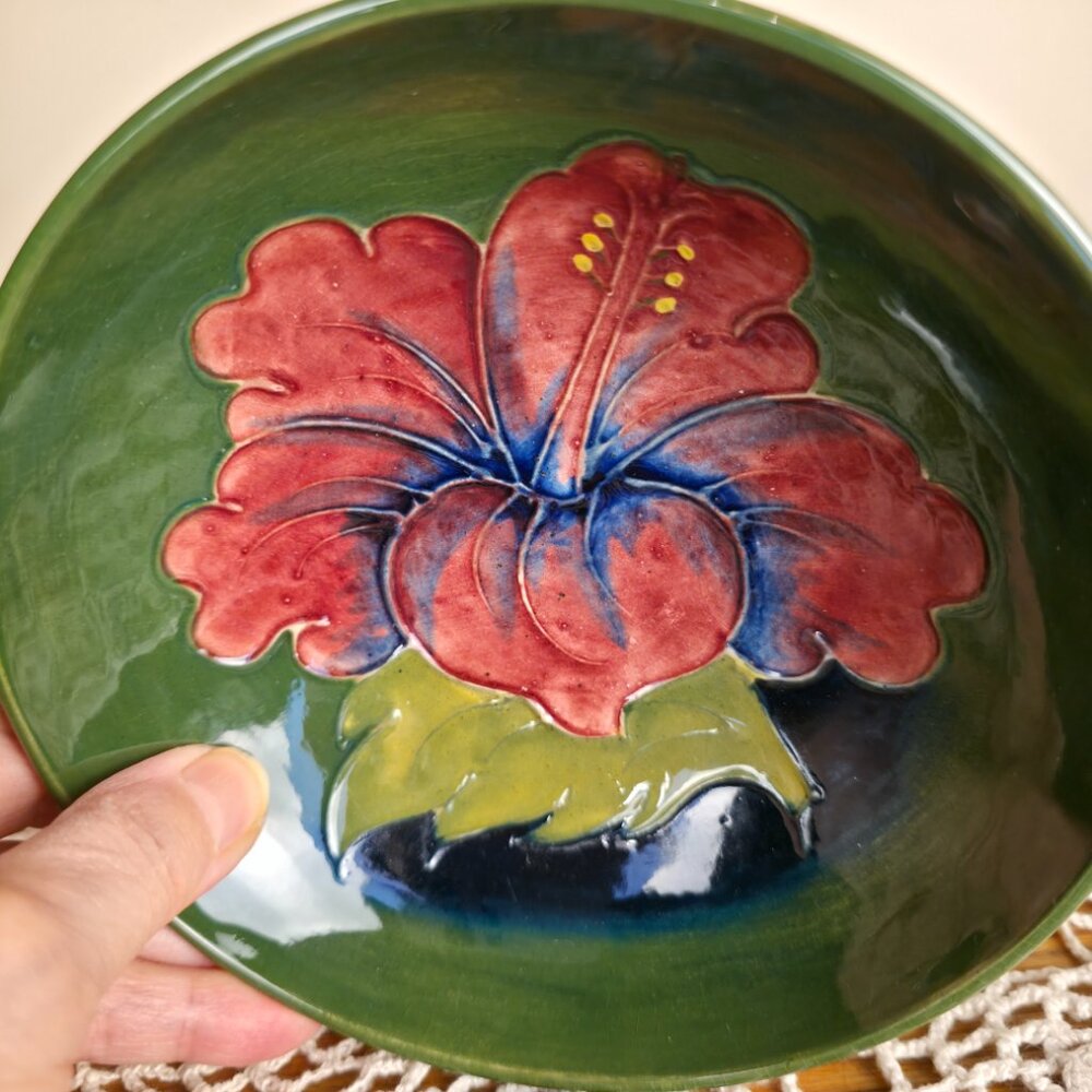 Vintage Moorcroft Hibiscus Art Pottery Bowl - Picture 3 of 8